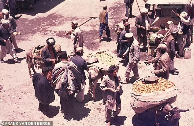 عکس های دیدنی یک توریست از سفر به ایران در دهه ۱۹۷۰ 