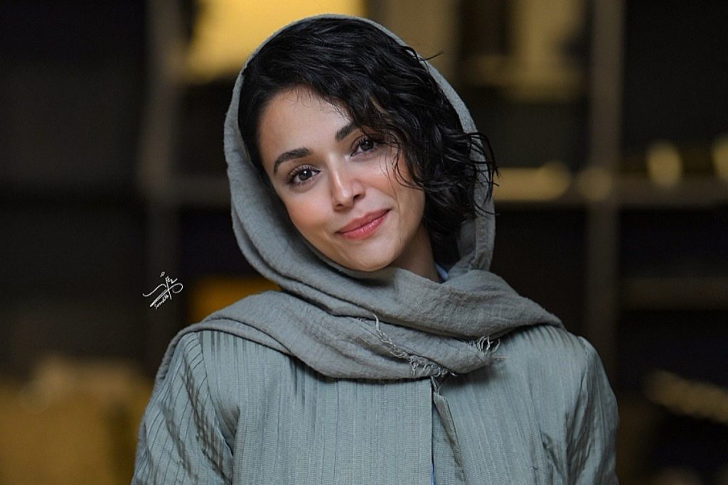 بیوگرافی سوگل خلیق؛ از شروع بازیگری در تئاتر تا کسب جایزه با سریال «دفتر یادداشت»