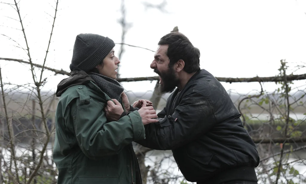 سوگل خلیق در آبستن