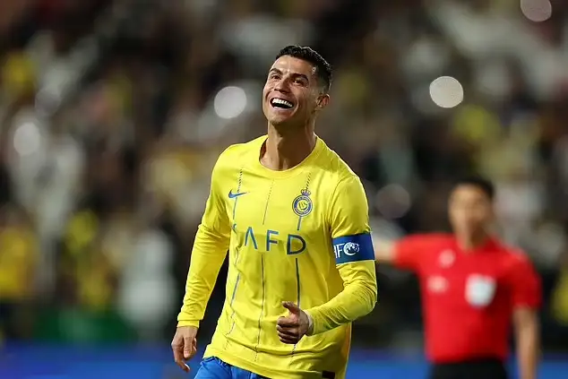 دلیل لاک زدن رونالدو