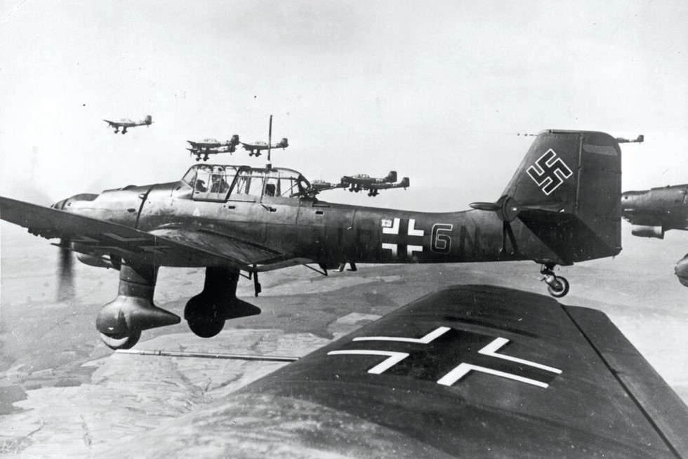 مهم ترین دلیل افت کیفیت نیروی هوایی آلمان در پایان جنگ چه بود؟