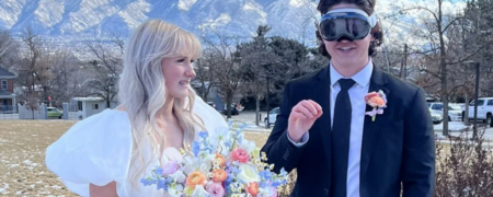 وایرال شدن واکنش جالب عروس به پوشیدن هدست اپل ویژن پرو توسط داماد