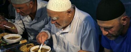 تصمیم بی‌ سابقه عربستان برای ماه رمضان؛ روزه خواری آزاد شد!