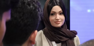 رونمایی از ربات انسان ‌نمای زن در عربستان که درباره سکس و سیاست صحبت نمی کند + ویدیو