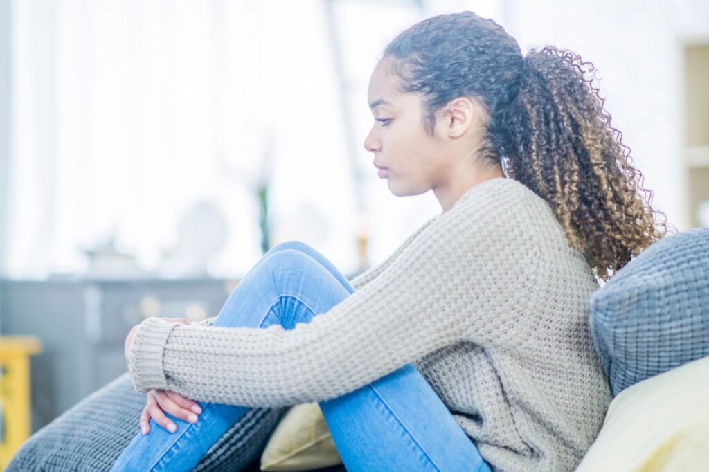 ۶ راه مفید برای کمک به سلامت روان نوجوان تان