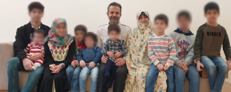 زن مشهور ایرانی بعد از مهاجرت به عمان با ۱۰ فرزندش: «ایران بهشت روی زمین است» + ویدیو