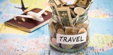 چگونه ارزانتر سفر کنیم؟ (راهکار‌های کاربردی و هوشمندانه)