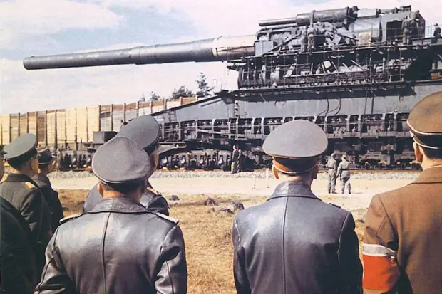 توپ گوستاو بزرگ ترین توپخانه جهان که توسط آلمان نازی ساخته شد