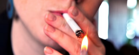 چرا زنان بیشتر از مردان به سیگار کشیدن اعتیاد پیدا می کنند؟