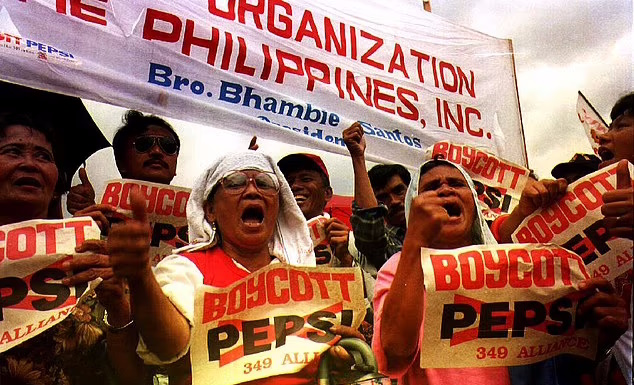 ماجرای مسابقه خون‌بار پپسی در فیلیپین که به جای دو نفر ۸۰۰,۰۰۰ نفر در آن برنده شدند