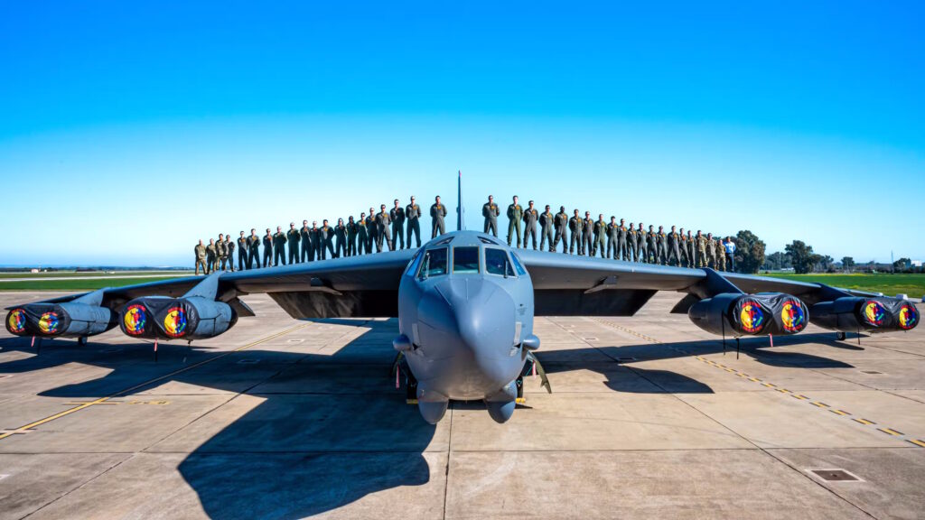 خلبانان نیروی هوایی آمریکا چقدر حقوق می گیرند؟