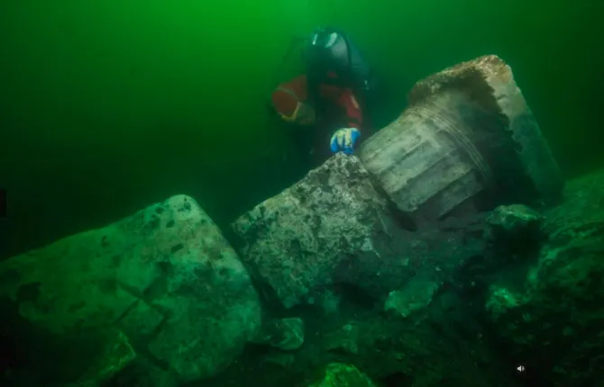 نگاهی به شهر گمشده مصر باستان که ۱۲۰۰ سال پیش به زیر آب رفت + ویدئو