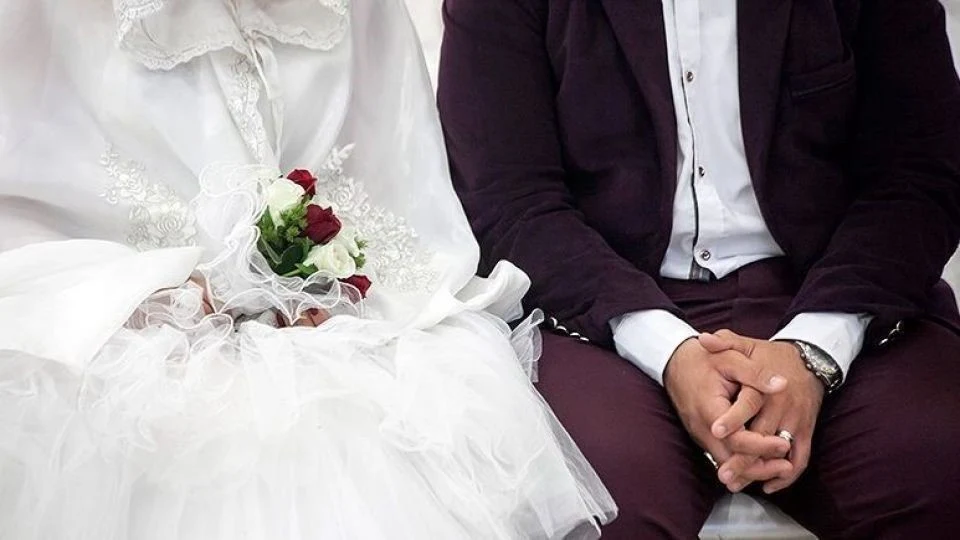 آیا خواسته‌ های عجیب دختران ایرانی و مصرف گرایی باعث افزایش سن ازدواج شده است؟