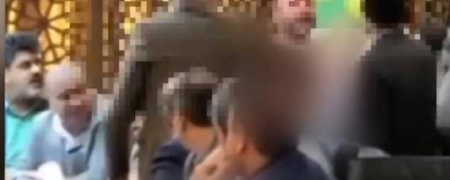 برهنه شدن مرد معترض در صحن شورای شهر گرگان + ویدیو
