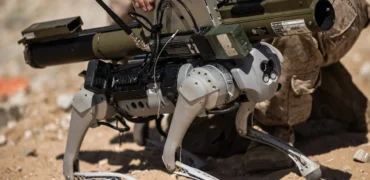 آزمایش سگ رباتیک مجهز به مسلسل توسط تفنگداران دریایی ایالات متحده + ویدیو