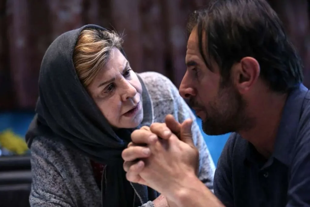 زری خوشکام در شعلهور