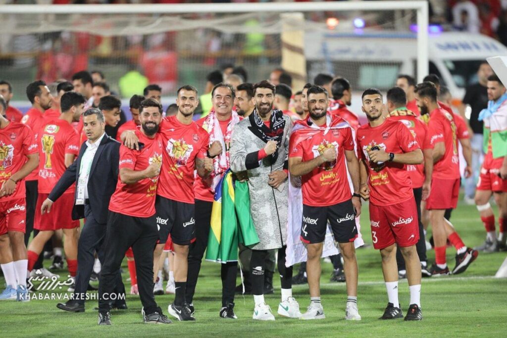 همه حواشی و واکنش ها به قهرمانی پرسپولیس در لیگ برتر + ویدیوها