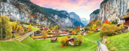 زیباترین روستای اروپا که ازدحام گردشگران برای مردمش دردسرساز شده است