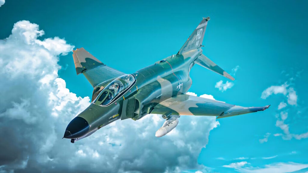 ۵ چیزی که در مورد آخرین روزهای عمر جنگنده آمریکایی F-4 Phantom II می دانیم