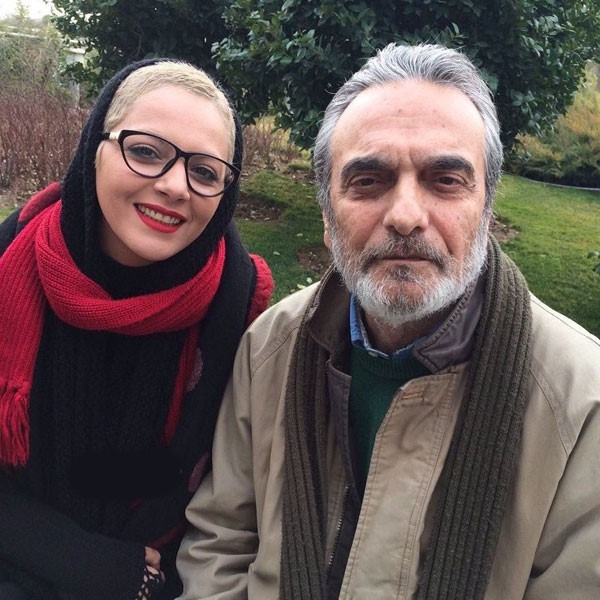 بیوگرافی چکامه چمن ماه و ماجرای بازگشت او به ایران