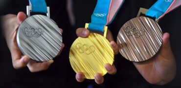 ۱۲ ورزشکار ایرانی که بیش از یک مدال المپیک به دست آورده اند + اینفوگرافی