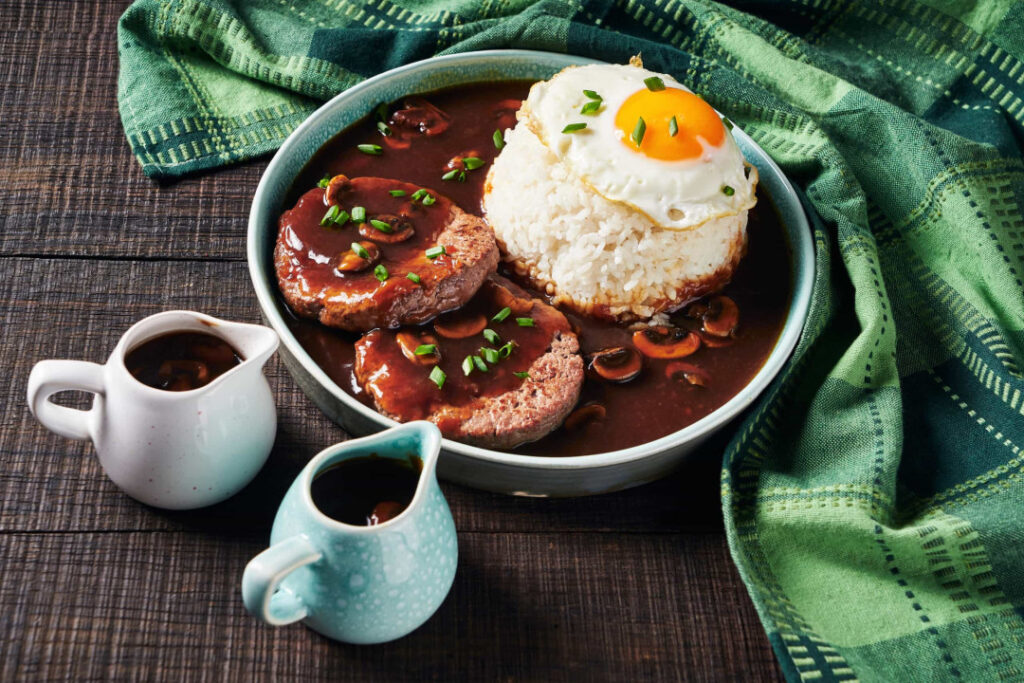 Loco moco یک غذای ساده هاوایی است