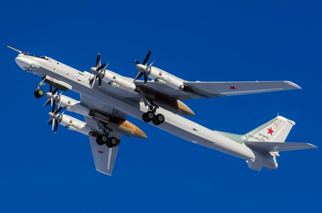 قابلیت های بمب افکن استراتژیک Tupolev Tu-95