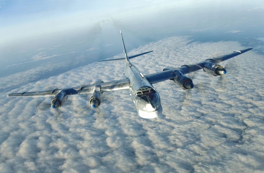 بمب افکن Tupolev Tu-95