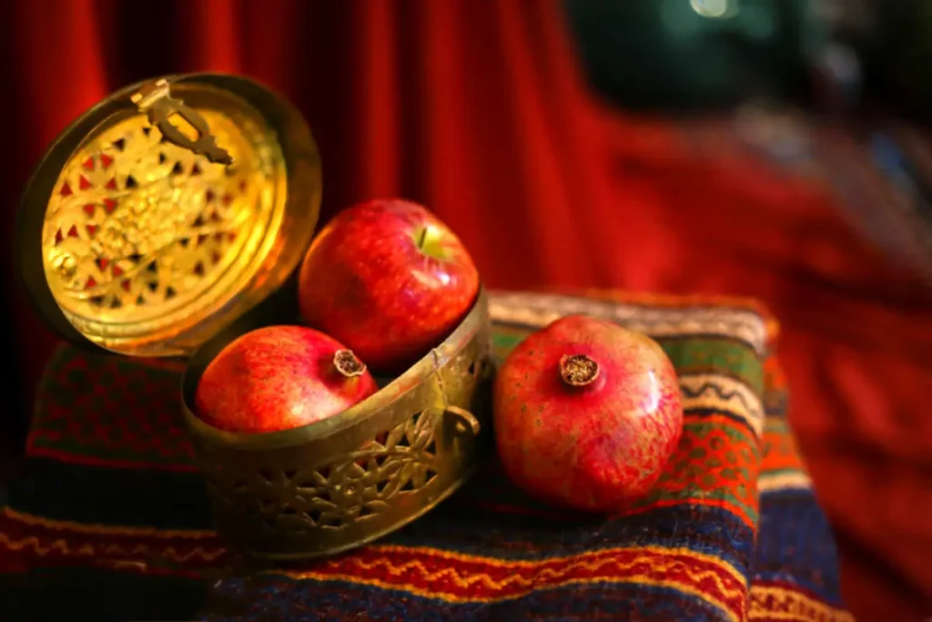 متن تبریک شب یلدا به همراه مجموعه کارت‌پستال‌های یلدایی