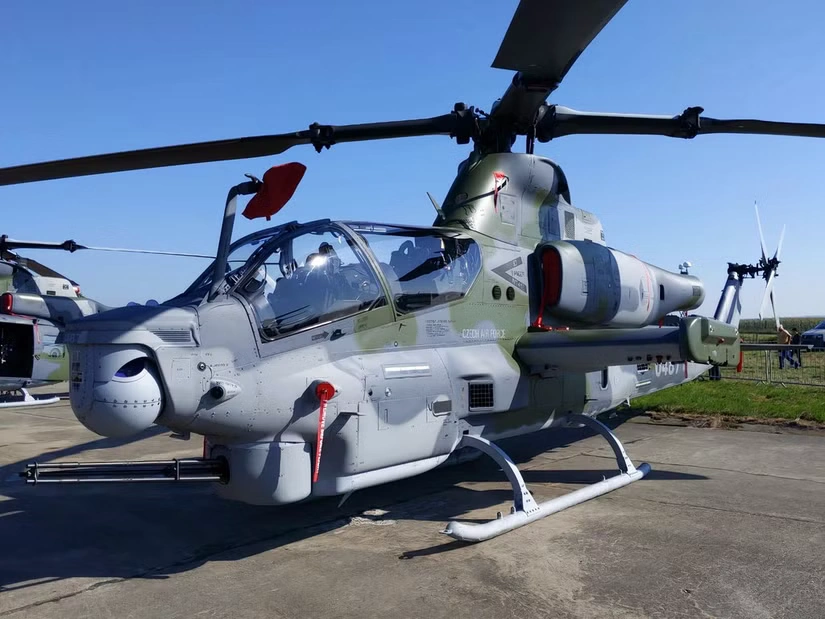 هلیکوپتر AH-1Z Viper