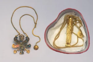 آثار زرین هخامنشی