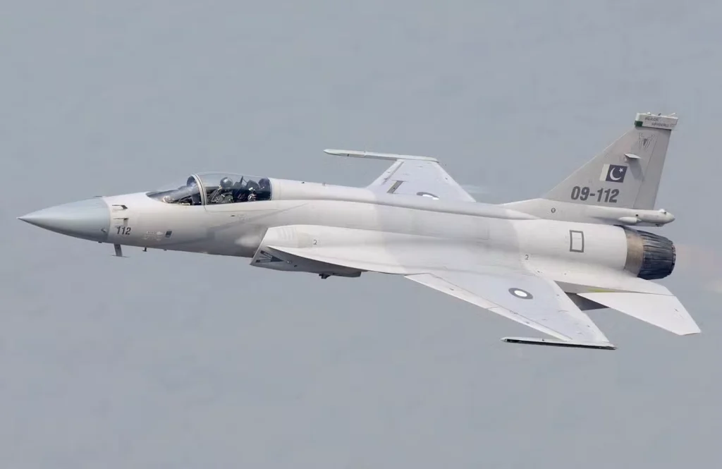 جنگنده jf-17-thunder