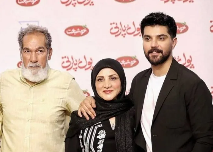 سینا مهراد و پدر و مادرش