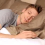 آیا جنب شدن در خواب موجب باطل شدن روزه فرد می‌شود؟