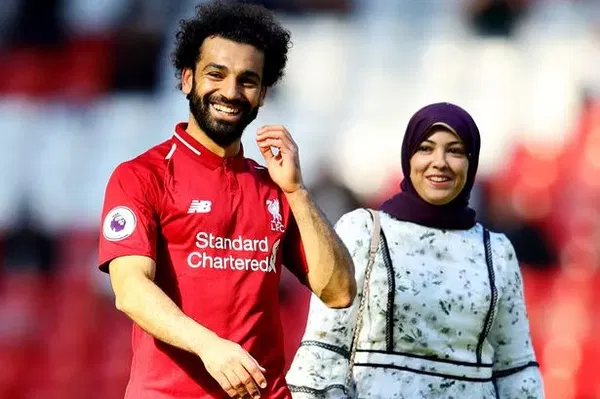 محمد صلاح و همسرش