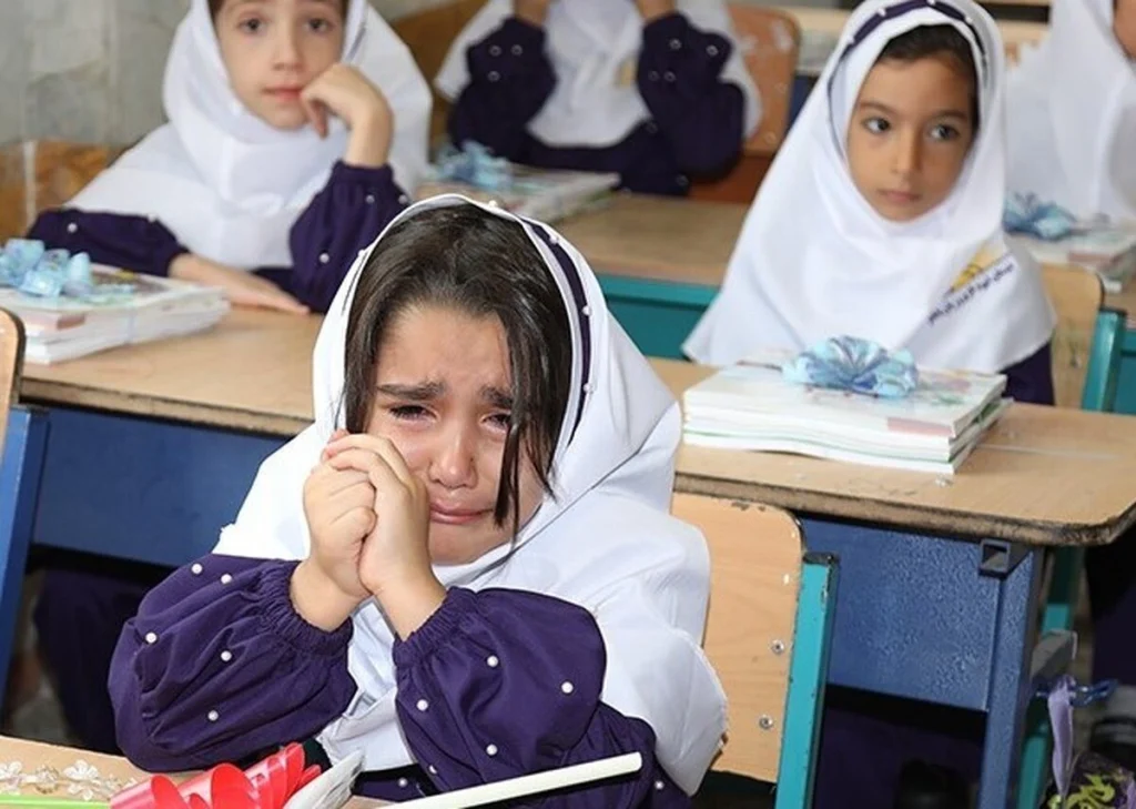دانش آموز دختر