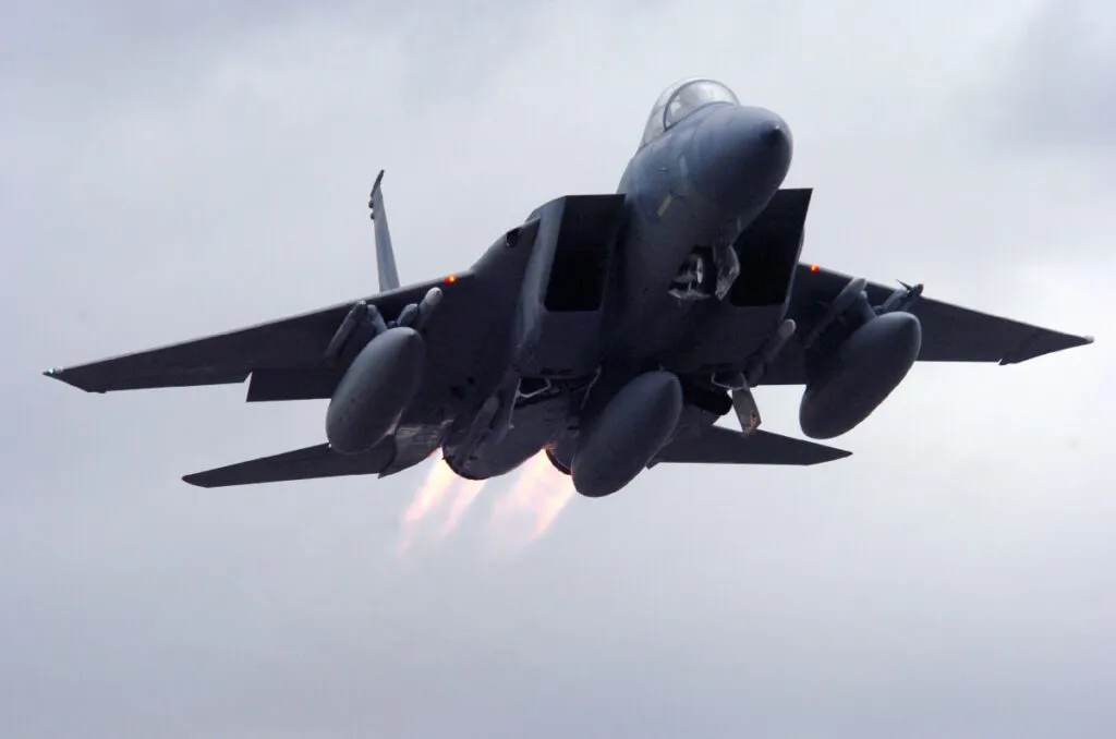 جنگنده f-15 eagle