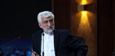 لو رفتن رمز عابربانک سعید جلیلی در نمایشگاه کتاب! + ویدیو