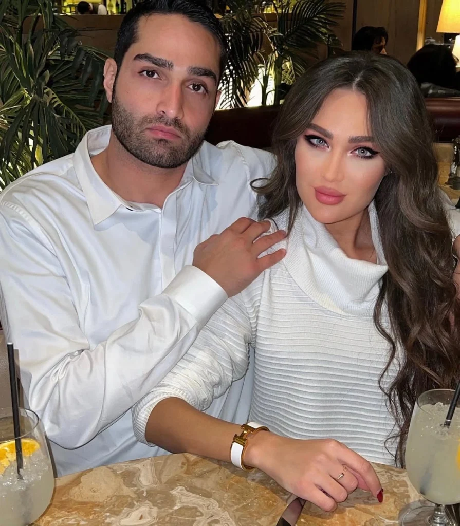 طلا گلزار و برادرش