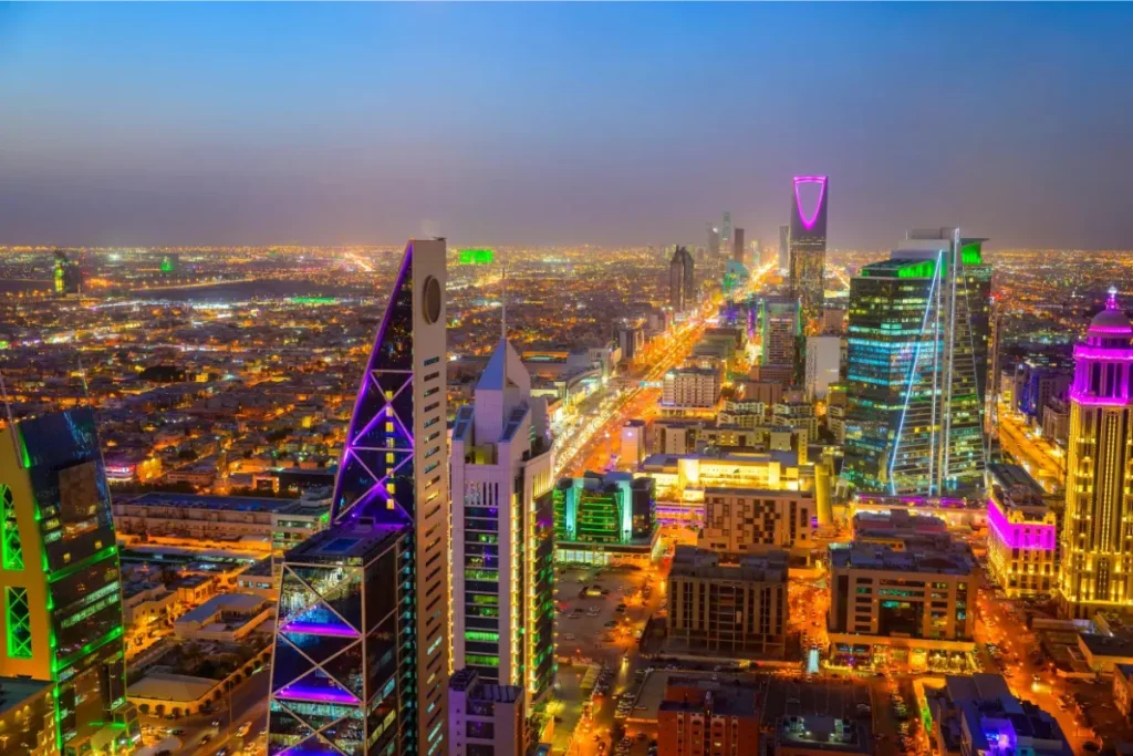 تصمیم عربستان به رفع ممنوعیت مشروبات الکلی در مکانهای توریستی از سال ۲۰۲۶