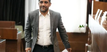 علیرضا دبیر؛ از ماجرای گرین کارت آمریکا تا مهاجرت ورزشکاران و تعارف ساندیس + ویدیو