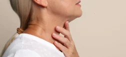 چرا گردن زودتر از بقیه نقاط بدن پیر می‌شود؟ ۶ نکته طلایی برای مراقبت از پوست گردن