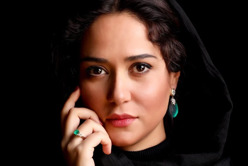 پریناز ایزدیار