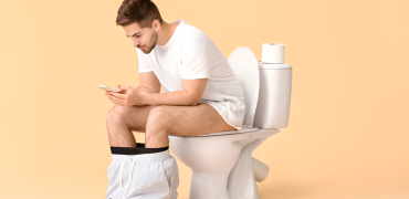 چند دقیقه در توالت بنشینیم؟ هشدار پزشکان را جدی بگیرید