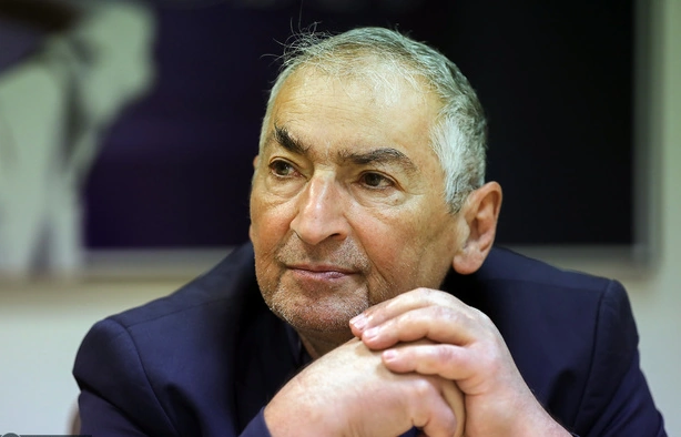 صادق زیباکلام