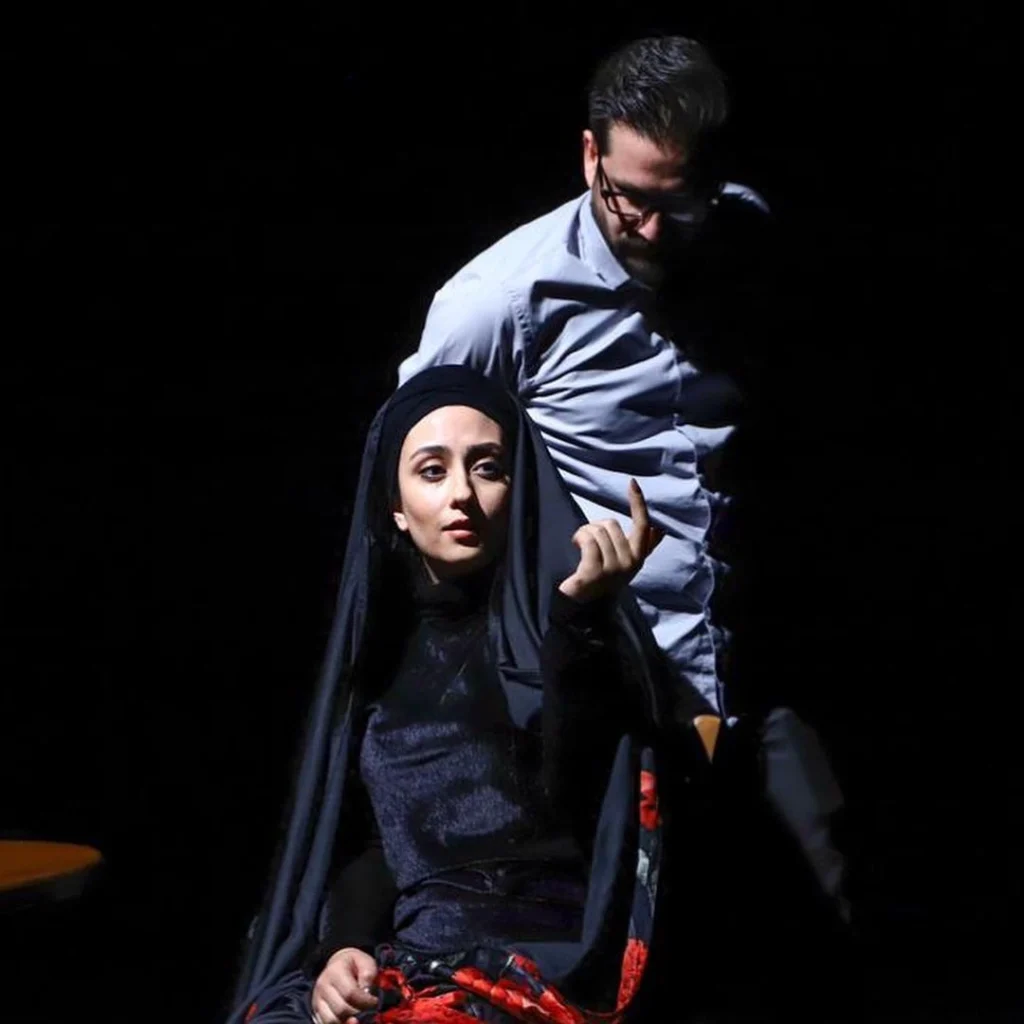 الهام طهموری در تئاتر