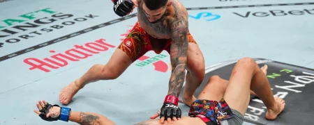 ایلیا توپوریا با ناک اوت چارلز الیویرا در راند اول قهرمان دو دسته UFC شد