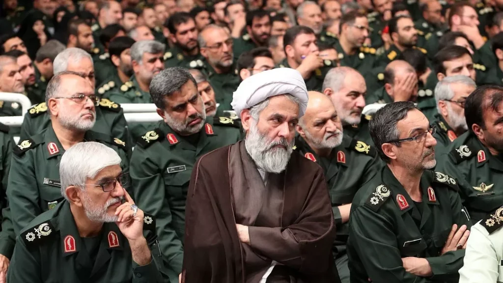 حسین طائب در جمع فرماندهان سپاه