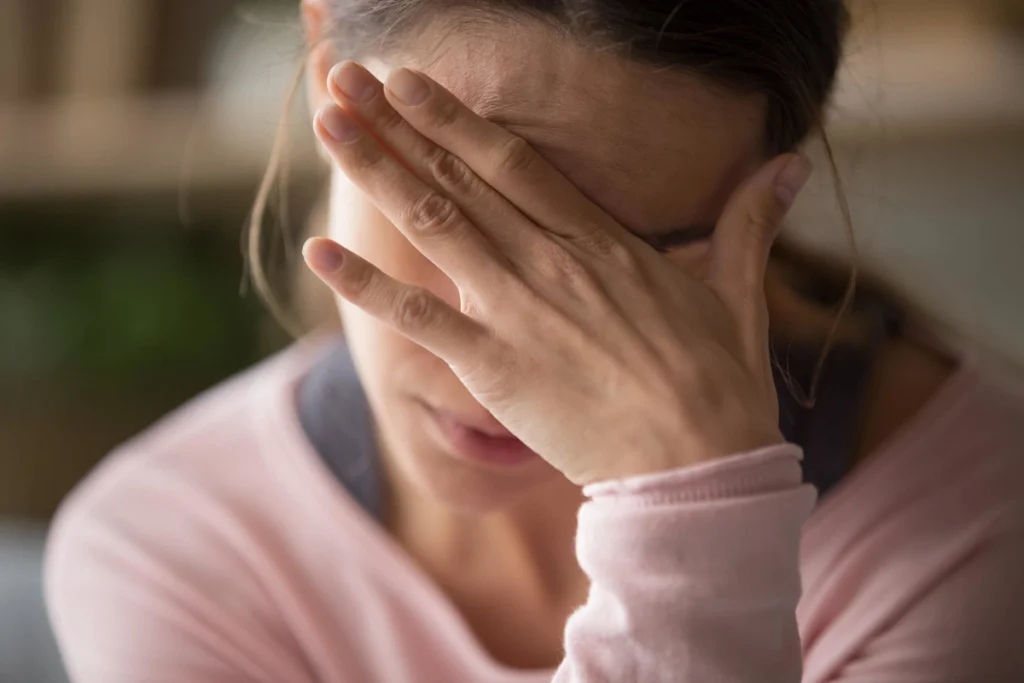 ۵ راهکار کلیدی برای مراقبت از سلامت روان در مواجهه با اخبار جنگ
