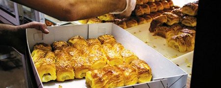 پلمب کارگاه زیرزمینی تولید شیرینی و بیسکویت غیربهداشتی در شیراز + ویدیو